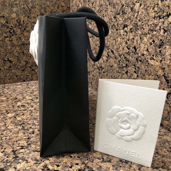 CHANEL Camellia Flower + Gift Bag + Camellia Card - Picture 8 of 13